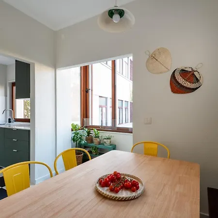 Apartment Trendy And Modern 3br Family