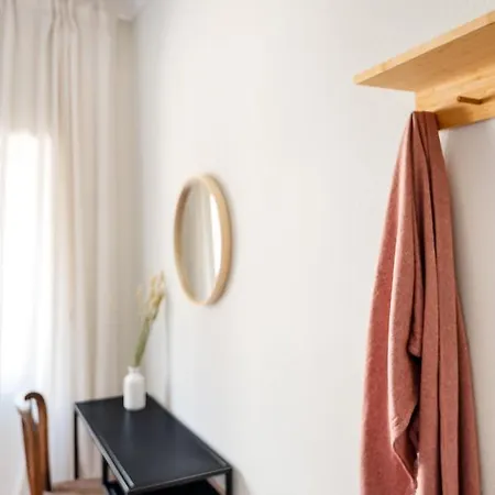 Trendy And Modern 3br Family Apartment *